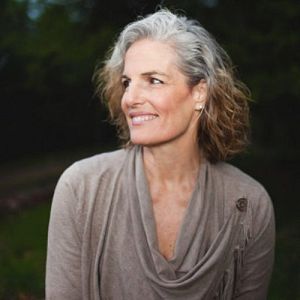 Portrait of author Lynda Meyers